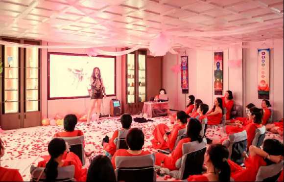 爆款周O黑白颠尤物之门性商课程