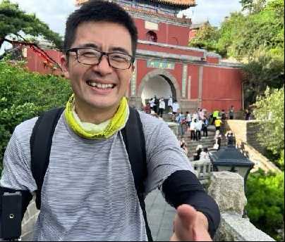 摩的司机徐师傅最新充电视频抢先看——广东资深流浪汉,数年间每天靠挖野菜